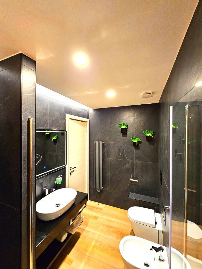 Trilogy Prestige - Central Premium Suites Лечче Екстер'єр фото